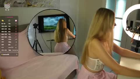 lovelygracee online show from June 18, 4:23 pm