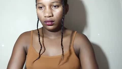 lovelylarra online show from May 1, 9:20 pm