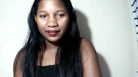 lovelylarra online show from June 22, 7:21 pm