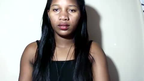 lovelylarra online show from June 24, 6:59 pm