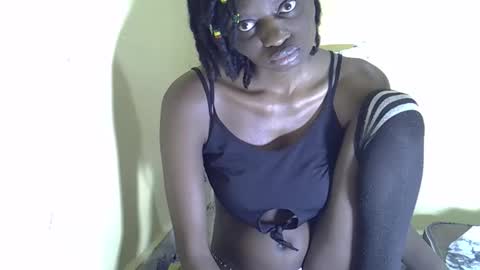 Snapshot of lovelymee2 chatting on October 13, 1:18 am lovelymee2 online show from October 13, 1:18 am