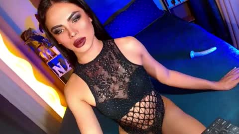 lovelymiss_shyna11 online show from July 12, 3:59 pm