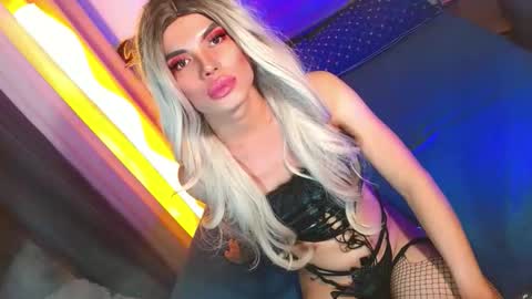lovelymiss_shyna11 online show from April 27, 1:52 pm