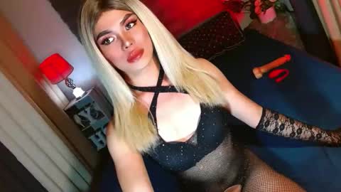 lovelymiss_shyna11 online show from October 30, 9:43 am