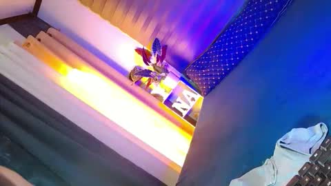 lovelymiss_shyna11 online show from May 1, 10:20 am