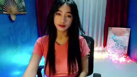 lovelypetite143 online show from July 10, 5:17 pm