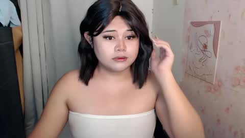 lovely online show from May 3, 1:33 am