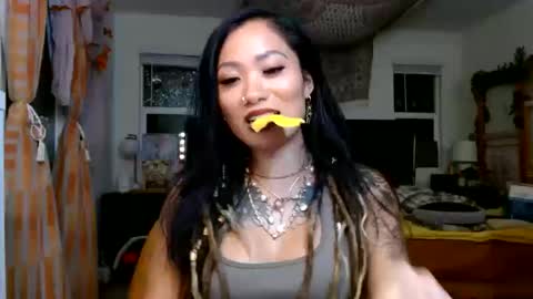 Snapshot of lovelyxmacii chatting on October 14, 2:14 am lovelyxmacii online show from October 14, 2:14 am