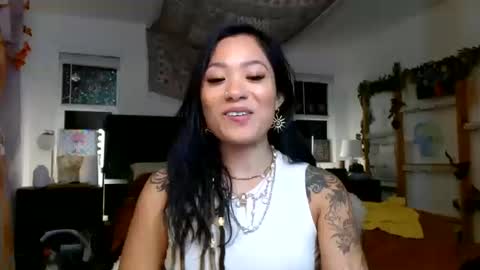 Snapshot of lovelyxmacii chatting on October 12, 5:00 am lovelyxmacii online show from October 12, 5:00 am