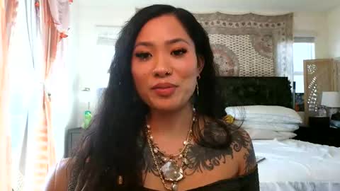 lovelyxmacii online show from February 12, 7:17 pm