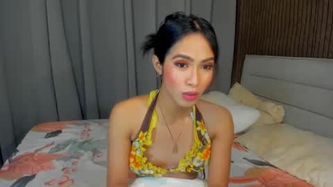 pauleen online show from February 18, 3:31 am