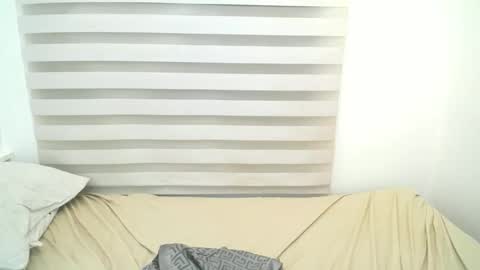 lover_malia online show from May 17, 2:37 pm