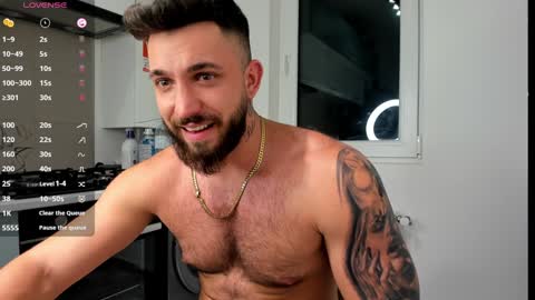 Snapshot of lovermike_ chatting on December 16, 9:41 pm Mike online show from December 16, 9:41 pm