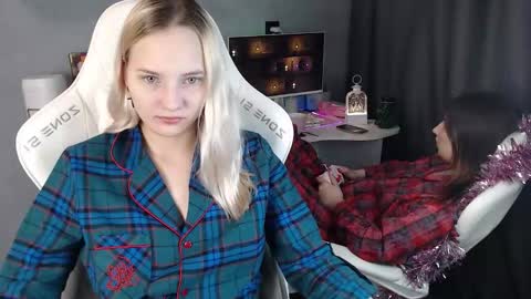 lovers613228 online show from December 5, 10:47 am