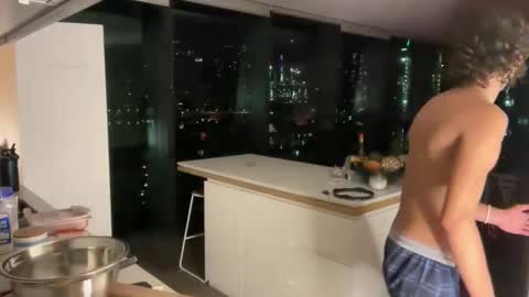 Leo Loves online show from February 28, 1:04 pm