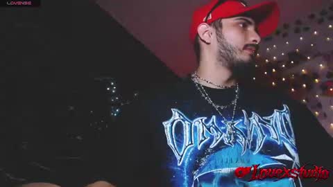 lovexjuxn77 online show from August 4, 3:41 pm