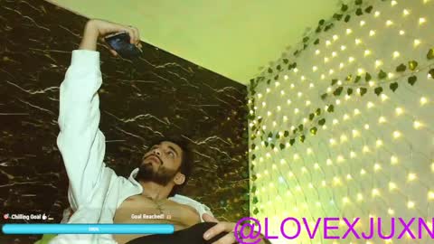 lovexjuxn77 online show from April 25, 7:11 pm