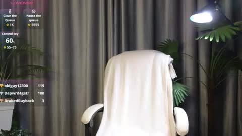 lowkeywild_ online show from July 7, 7:23 am