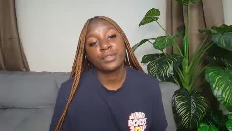 loyalcutie online show from May 5, 4:52 am