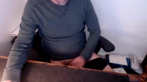 lreed090 online show from April 23, 3:24 pm