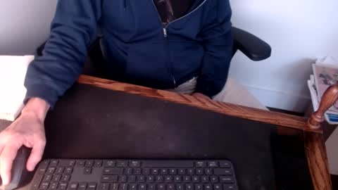 lreed090 online show from March 3, 10:52 pm