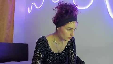 Jenn online show from January 8, 1:11 am