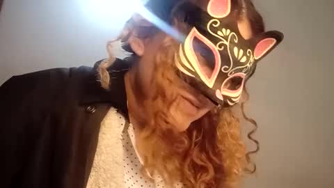 luanapowerful online show from November 4, 9:43 am