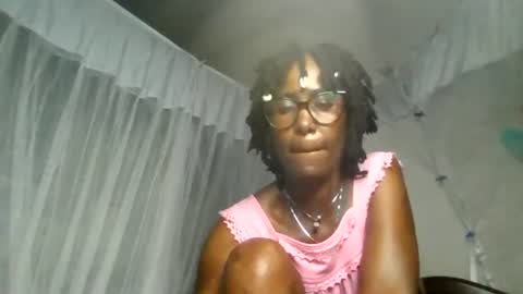 luannecrazy online show from June 18, 6:57 pm