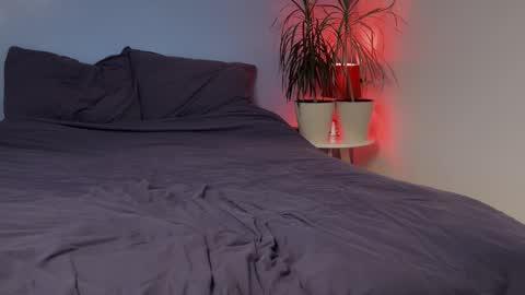 lucacharm online show from September 10, 4:02 am