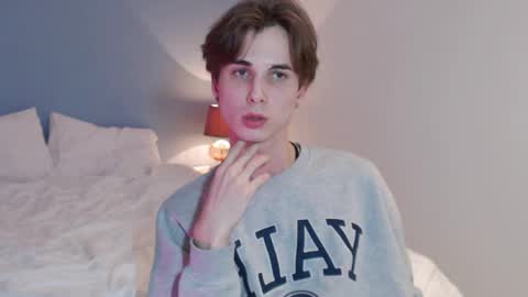 lucacharm online show from December 22, 10:25 pm