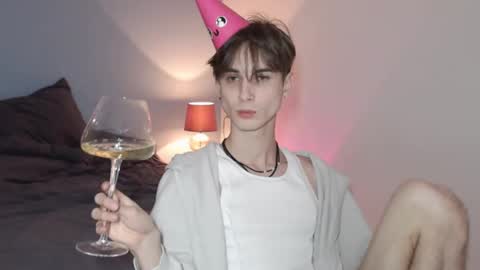 lucacharm online show from January 19, 9:02 pm