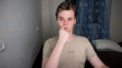 Lucas Gill online show from December 6, 3:13 am