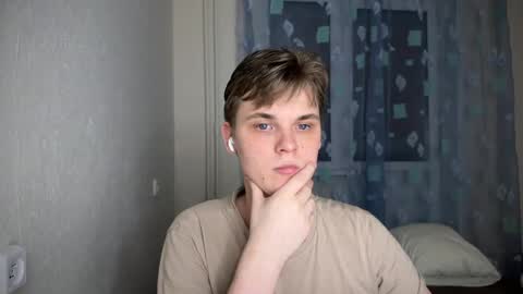 Lucas Gill online show from December 7, 2:25 am