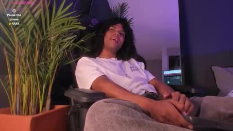   online show from October 22, 2:19 pm