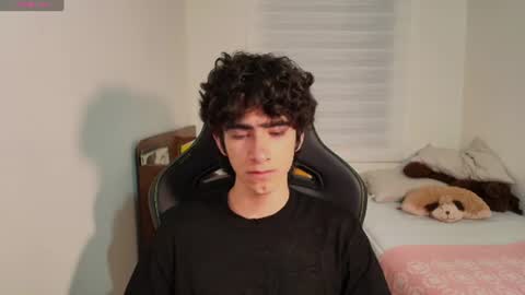lucas_xo online show from June 22, 4:31 am