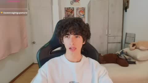 lucas_xo online show from April 17, 5:10 am