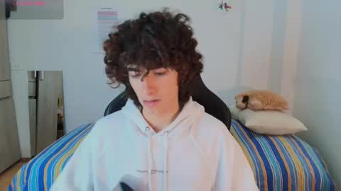 lucas_xo online show from February 24, 2:25 am