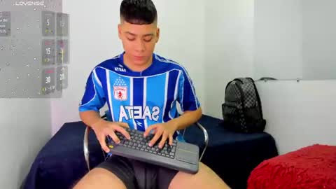 LUCAS TORREZ online show from June 28, 9:33 pm