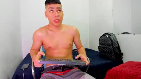 LUCAS TORREZ online show from June 27, 7:42 pm