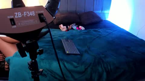 Lucero  online show from April 30, 3:55 am