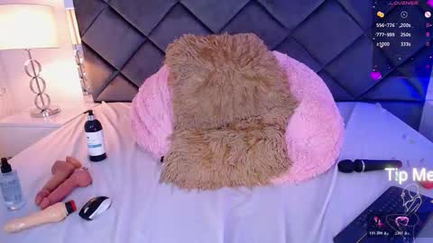 lucia_fastcollins online show from March 17, 4:34 pm