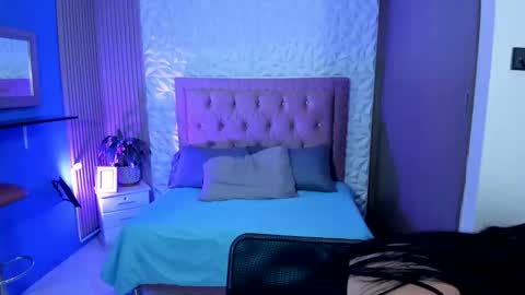 LUCIA online show from October 31, 5:30 am