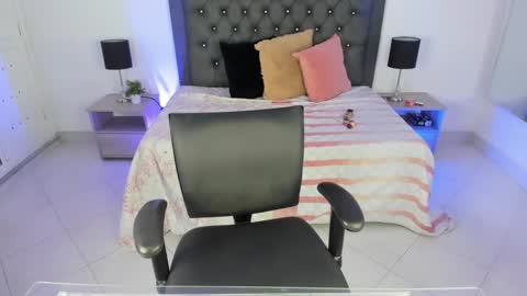 Lucia online show from November 8, 4:26 am