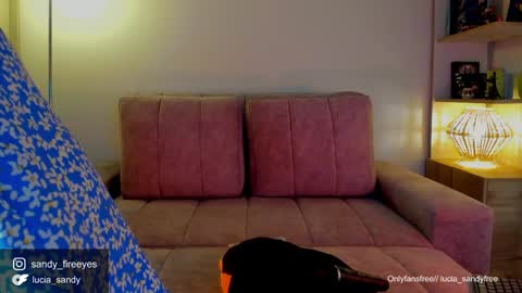 Snapshot of lucia_sandy chatting on September 14, 11:50 pm Lu Intagramsandy fireeyes online show from September 14, 11:50 pm