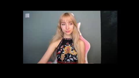 Lucy online show from April 29, 7:02 am
