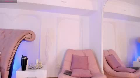 Luciana online show from June 18, 8:36 pm