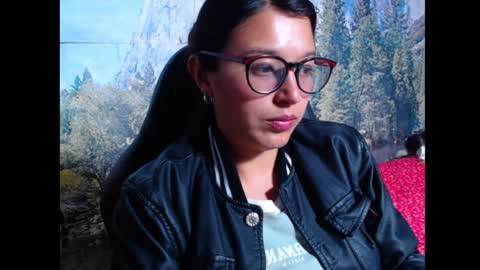 Snapshot of lucianahalen chatting on October 18, 7:12 am Lucy online show from October 18, 7:12 am