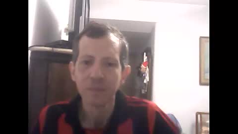 Snapshot of lucianoaxel chatting on January 3, 1:59 am Luciano online show from January 3, 1:59 am