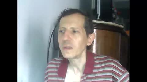 Snapshot of lucianoaxel chatting on February 23, 8:33 pm Luciano online show from February 23, 8:33 pm