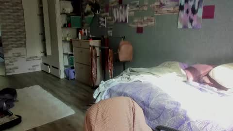 lucky_licky20 online show from August 9, 2:32 am